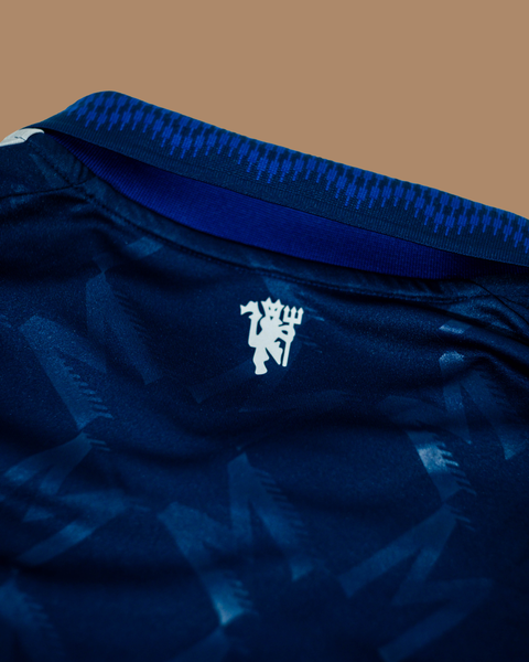 Manchester United 2024/25 Away Shirt — XL